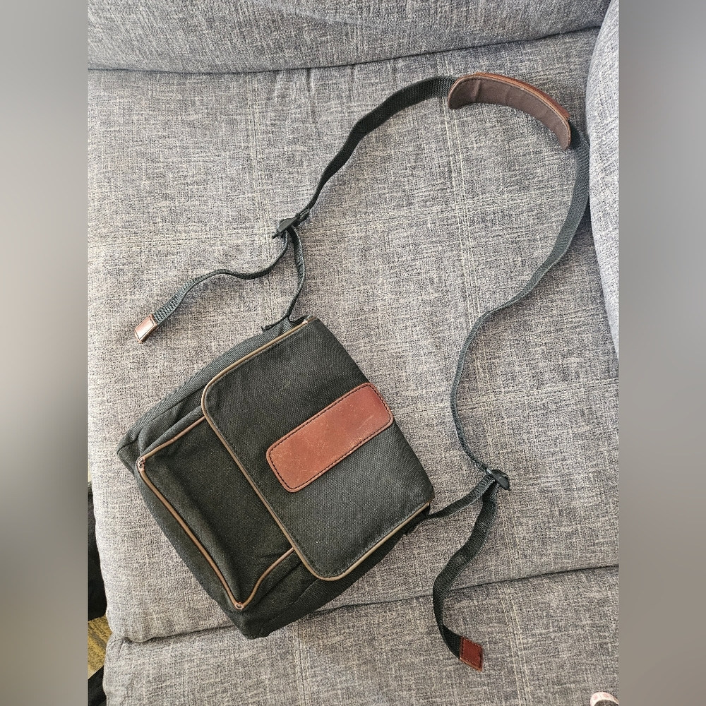 Vintage Tilley Endurables The Towny Bag. Crossbody Organizer. Black/Tan.